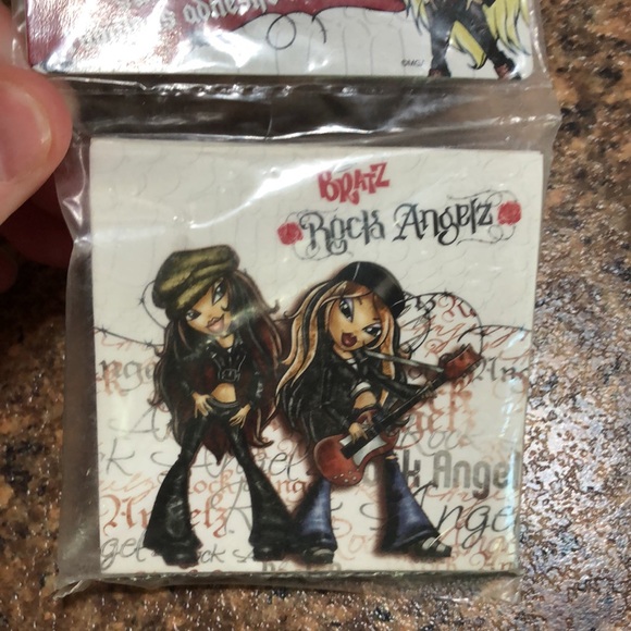 Bratz MGA Rock Angelz stylin stick it’s - Picture 2 of 4